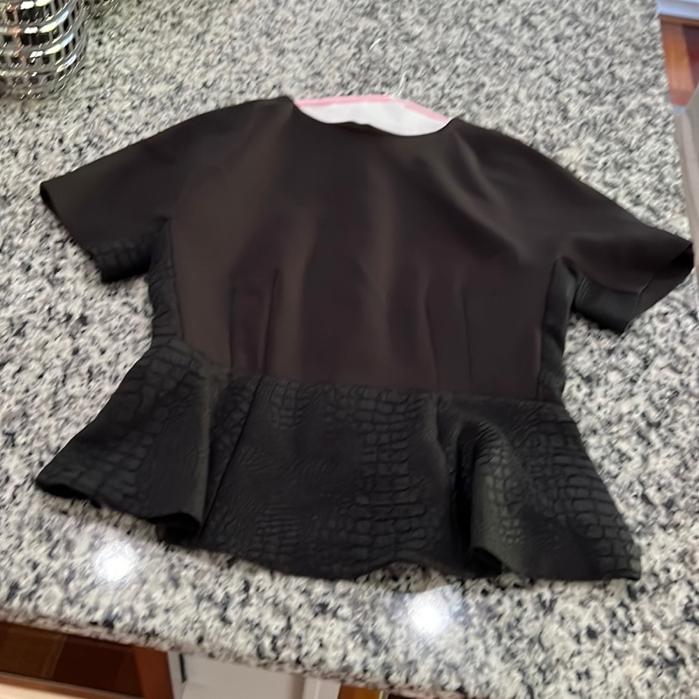 Black Top size Large